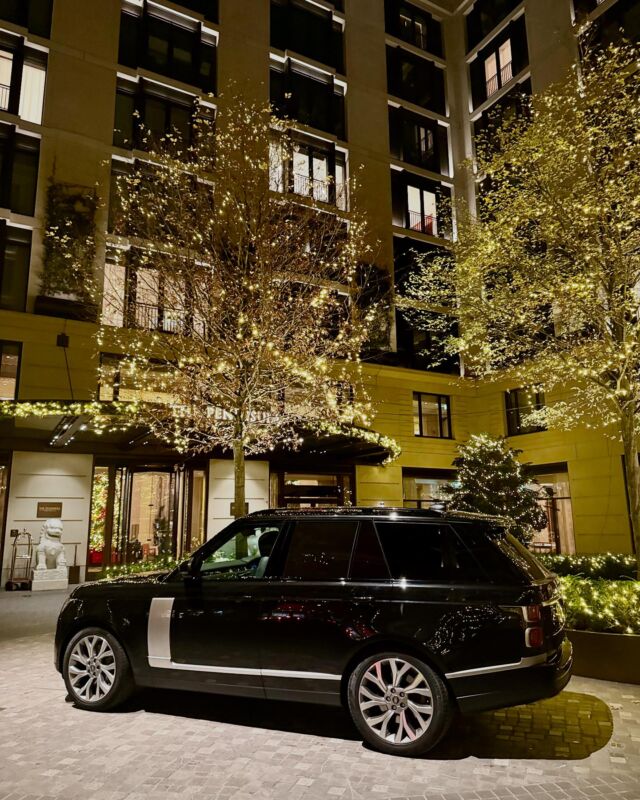 Range Rover Vogue available for all your chauffeuring needs, starting from as little as £195
#sikhwedding#indianwedding#africanwedding#turkishwedding #somalianwedding #bridecar  #chauffeurservice #churchwedding #wedding #rangerover #classiccars #gurdwara #church #temple #hisandhers #ghost #phantom #rollsroyce #convertiblecar #limo #lambo #carsofinstagram #fyp #fypシ#dhol  #prom #musicvideo #rangerovervogue #xmas